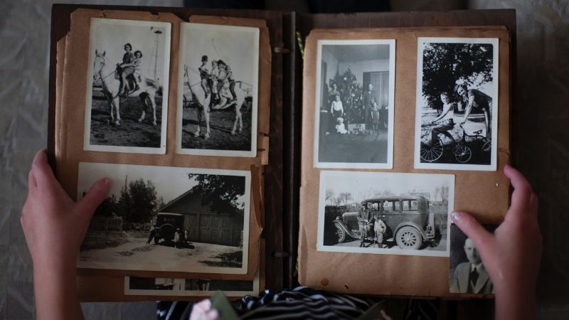 avoid to glue and tape photo prints